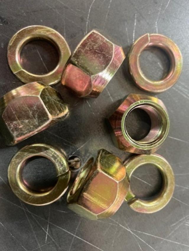 Universal 1/2TN 4 Pack 1/2-20Nuts